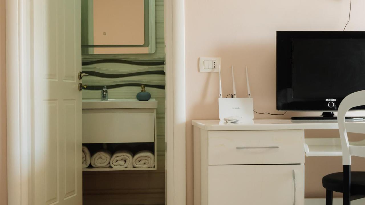 Adriatic East View Apartment Durrës Esterno foto